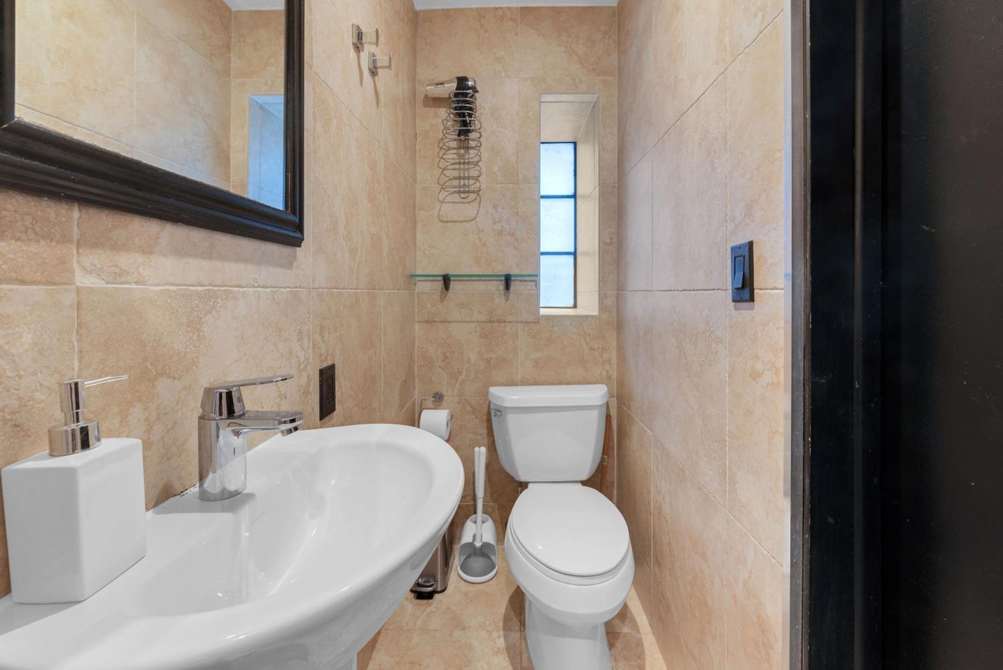Appartement Nyc In The Location! Walking Distance To Everything! *